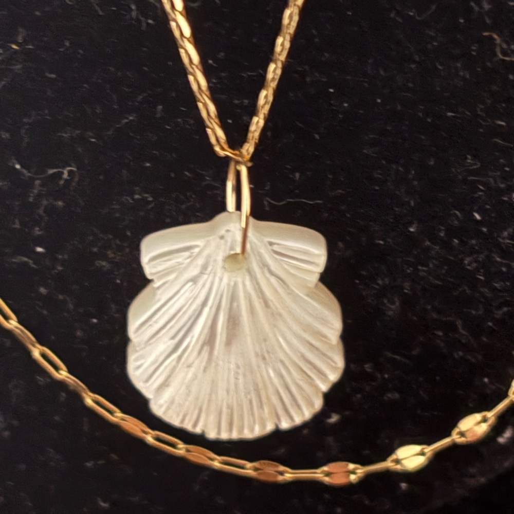 Catbird Summer-Forever Shell Charm- The Summer I Turned Pretty - Picture 5 of 17